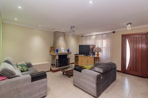 Image 3 - 214150