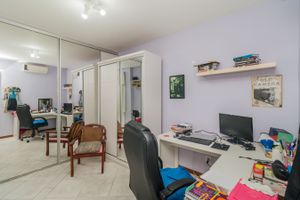 Image 30 - 214239