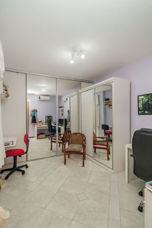 Image 33 - 214239