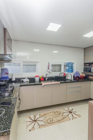 Image 29 - 214280