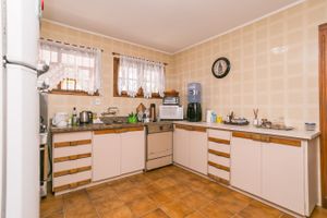 Image 20 - 214330