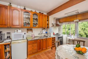 Image 27 - 214390