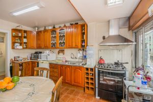 Image 29 - 214390