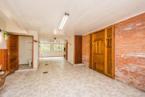 Image 32 - 214390