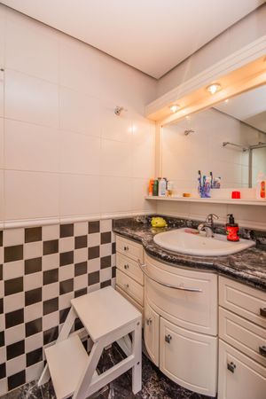 Image 35 - 214420