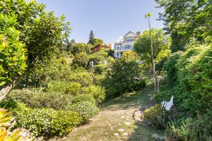 Image 42 - 214506