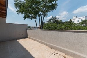 Image 18 - 214518