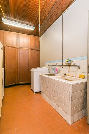 Image 15 - 214699