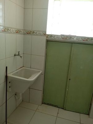 Image 1 - 214742