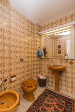 Image 11 - 214747