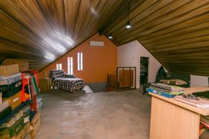 Image 17 - 214858