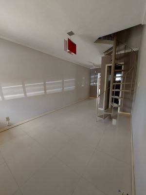 Image 7 - 214985