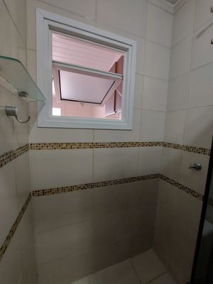Image 37 - 214985