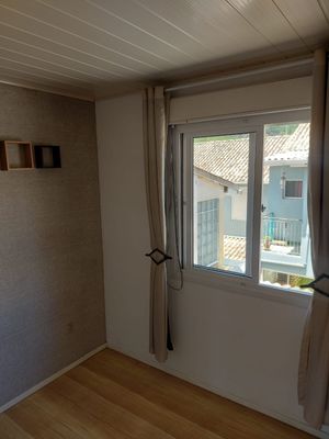 Image 32 - 214985