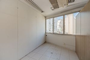 Image 9 - 214989
