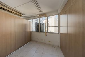 Image 11 - 214989