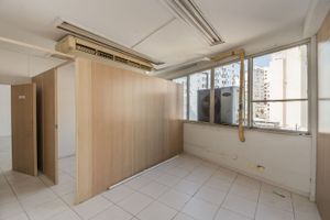 Image 12 - 214989
