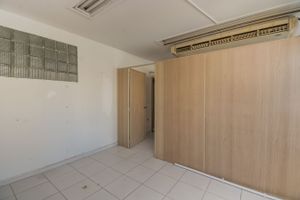 Image 13 - 214989