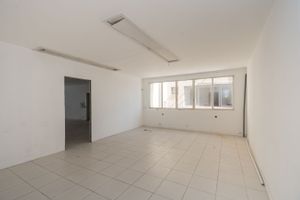 Image 17 - 214989