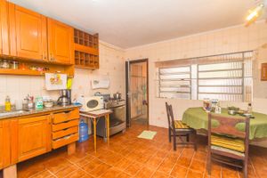 Image 30 - 215010