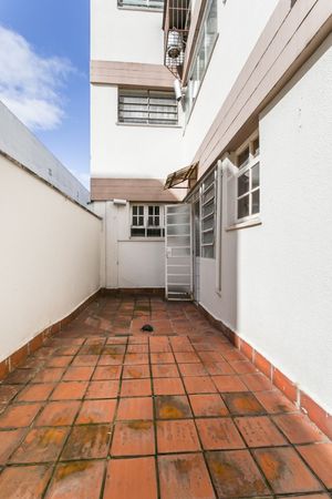 Image 30 - 215199