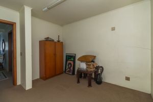 Image 16 - 215211