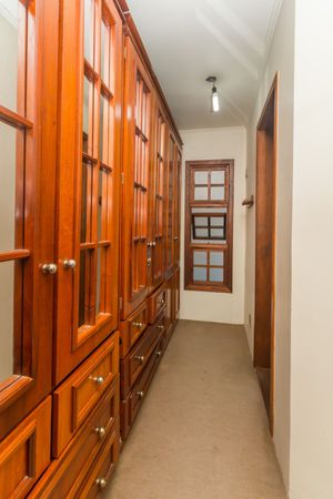 Image 26 - 215211