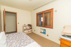 Image 30 - 215211