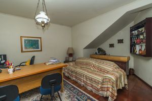 Image 35 - 215211