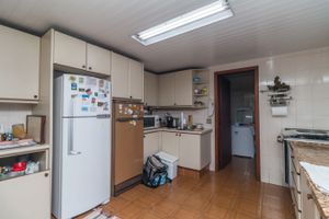 Image 40 - 215211