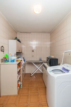 Image 43 - 215211
