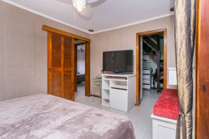 Image 13 - 215246