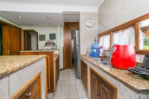 Image 30 - 215246