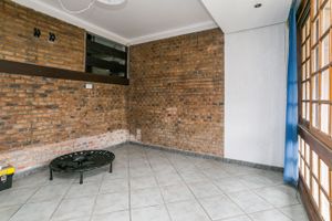 Image 39 - 215246