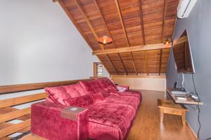 Image 35 - 215318
