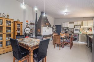 Image 42 - 215373