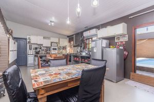 Image 43 - 215373