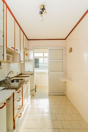 Image 13 - 215418