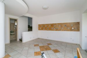 Image 4 - 215485