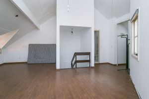 Image 15 - 215485