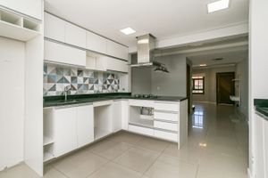 Image 19 - 215486