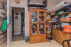 Image 8 - 215489
