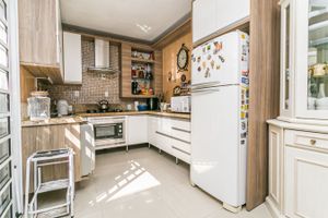 Image 32 - 215527