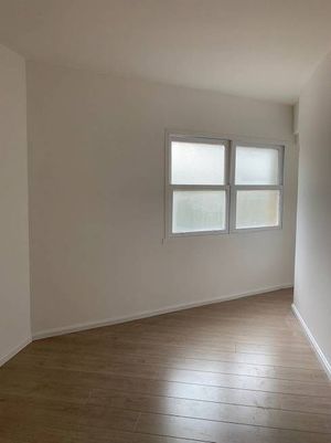 Image 10 - 215536