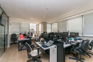 Image 15 - 215572