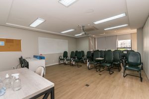 Image 19 - 215572