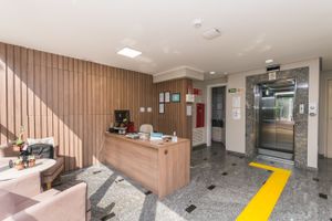 Image 43 - 215572