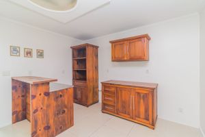 Image 10 - 215575
