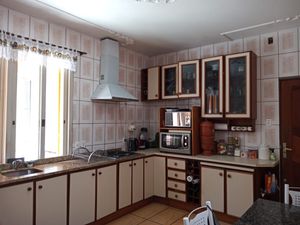 Image 6 - 215585
