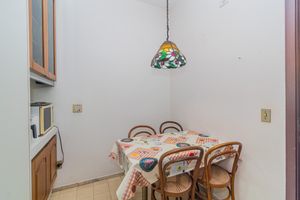 Image 28 - 215641